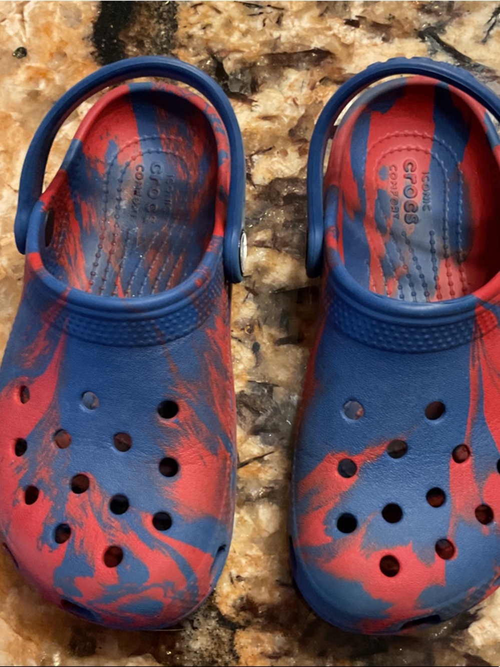 CROCS Kids Marble Clog in Blue & Red